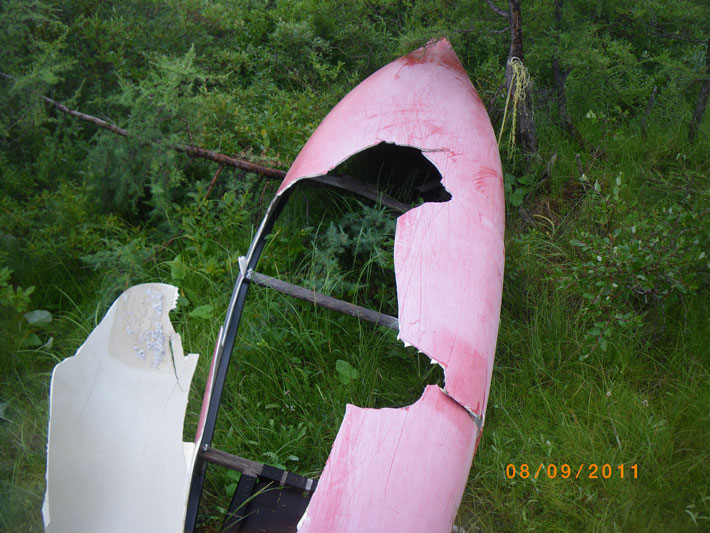 sutton river broken canoe